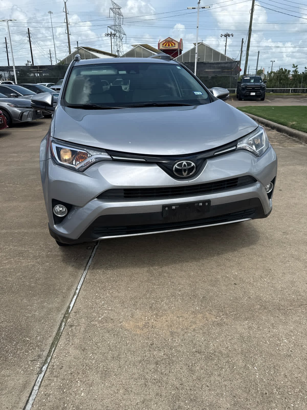 Used 2018 Silver Sky Metallic Toyota XLE image 12