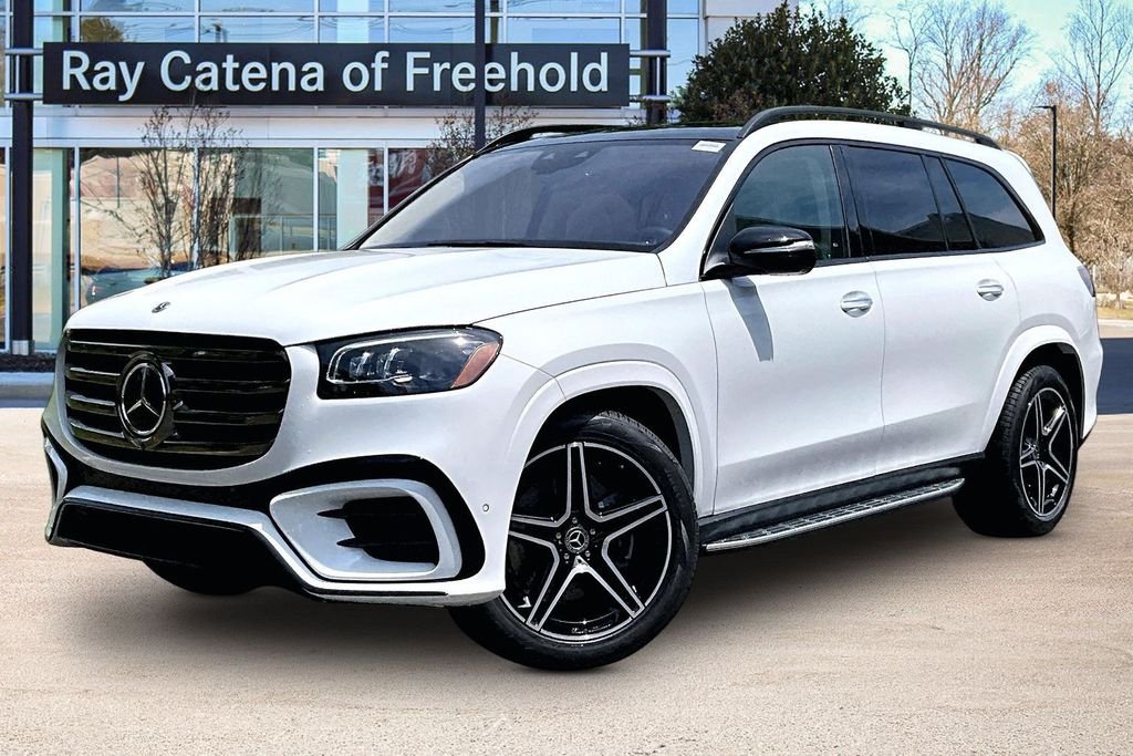 New 2026 MANUFAKTUR Moonlight White Metallic Mercedes-Benz GLS 450 image 1