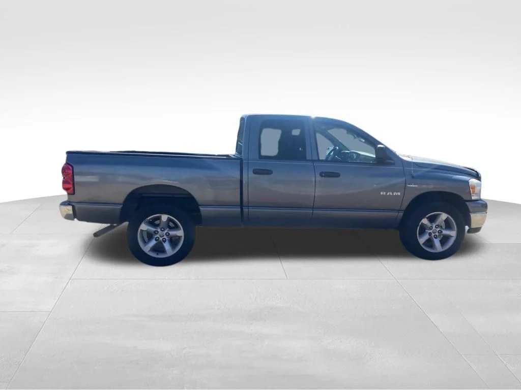 Used 2008 Gray Dodge SLT image 28
