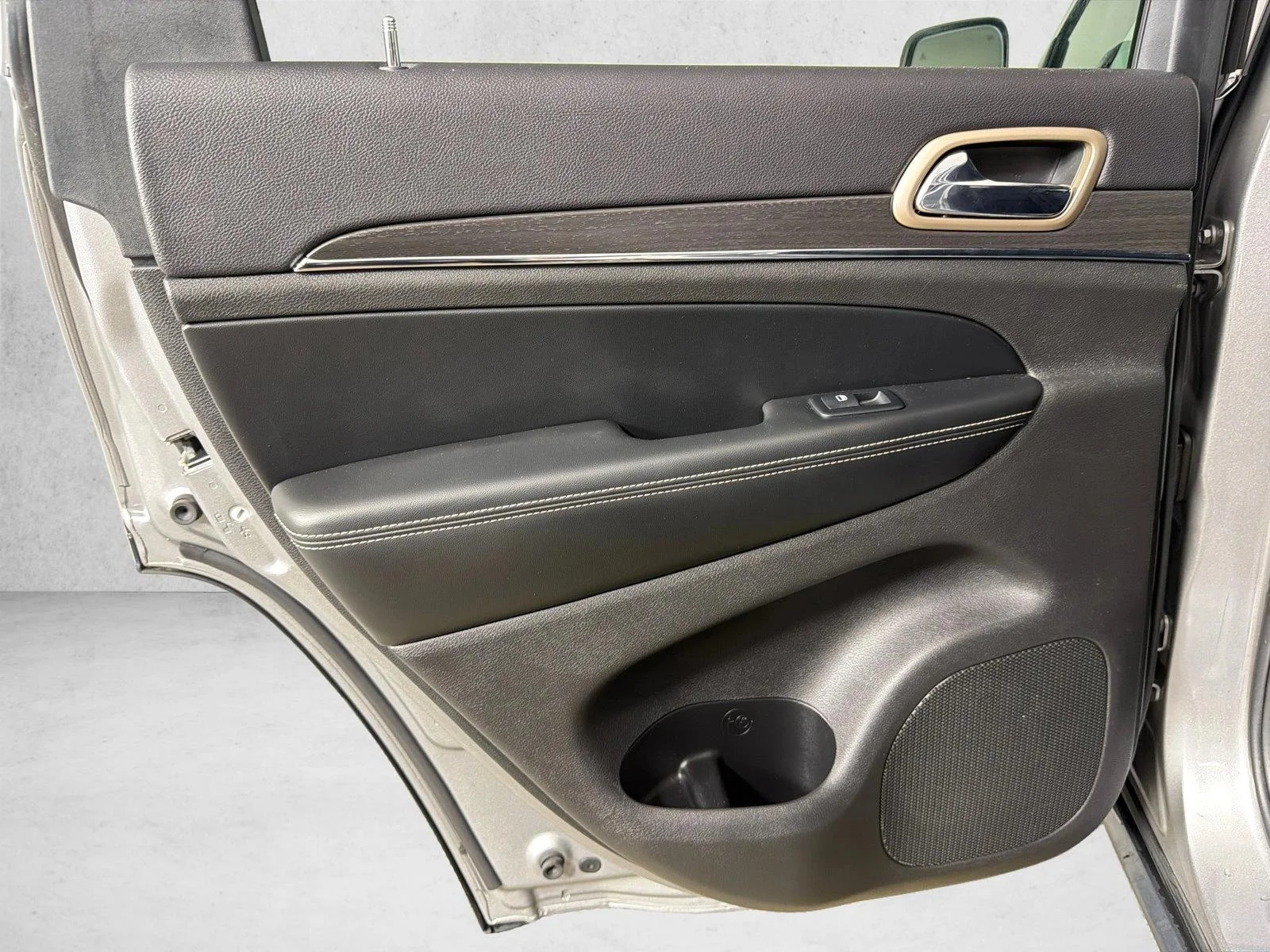 Used 2017 White Jeep Limited image 24