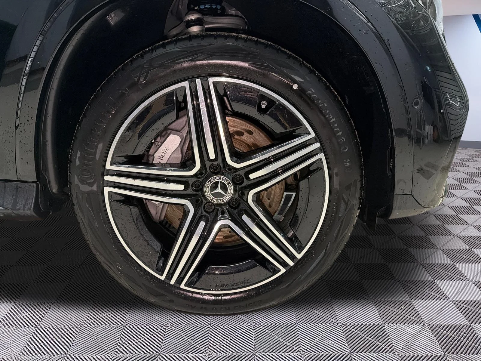 Used 2026 Black Mercedes-Benz GLC 300 4MATIC SUV image 3