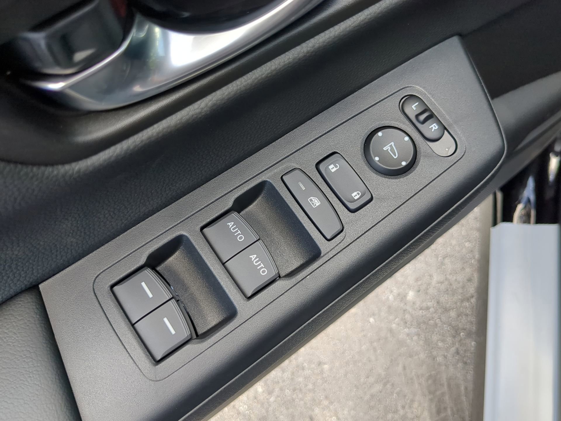 New 2026 Urban Gray Pearl Honda EX image 18