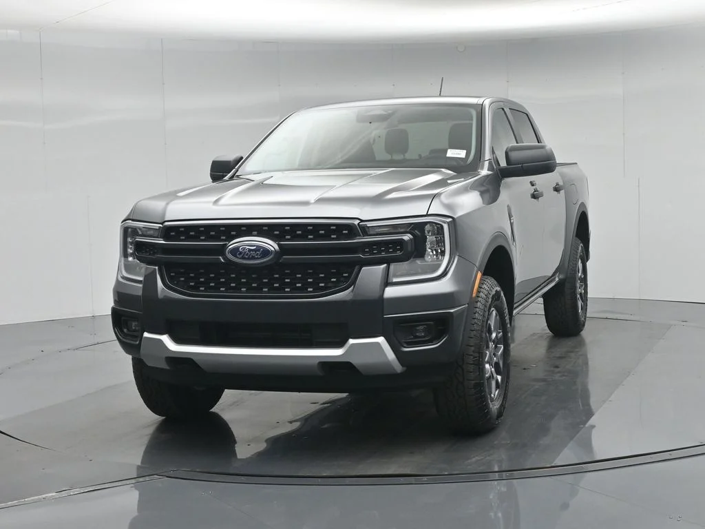 New 2026 Carbonized Gray Metallic Ford XLT image 52
