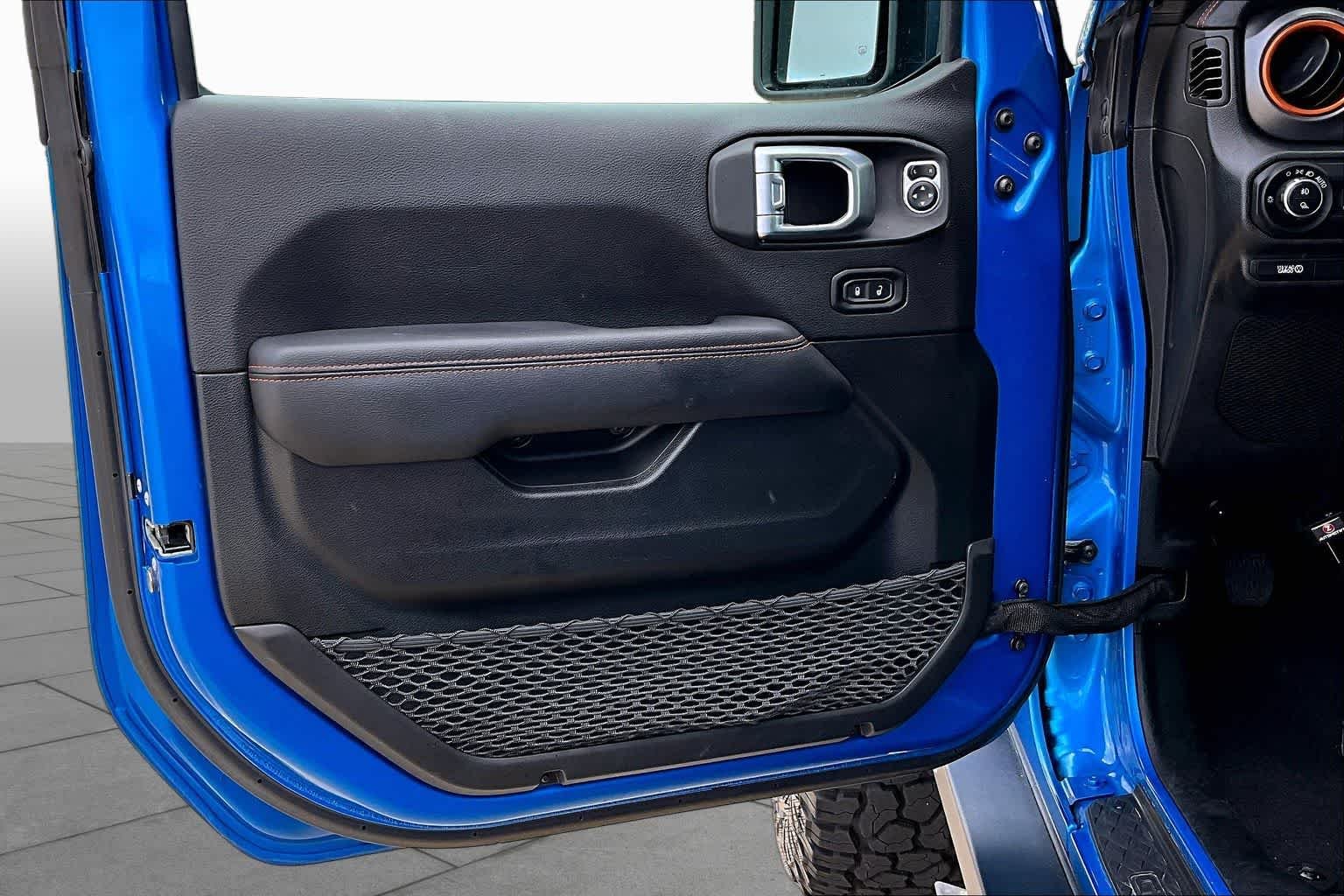 Used 2022 Hydro Blue Pearlcoat Jeep Mojave image 22