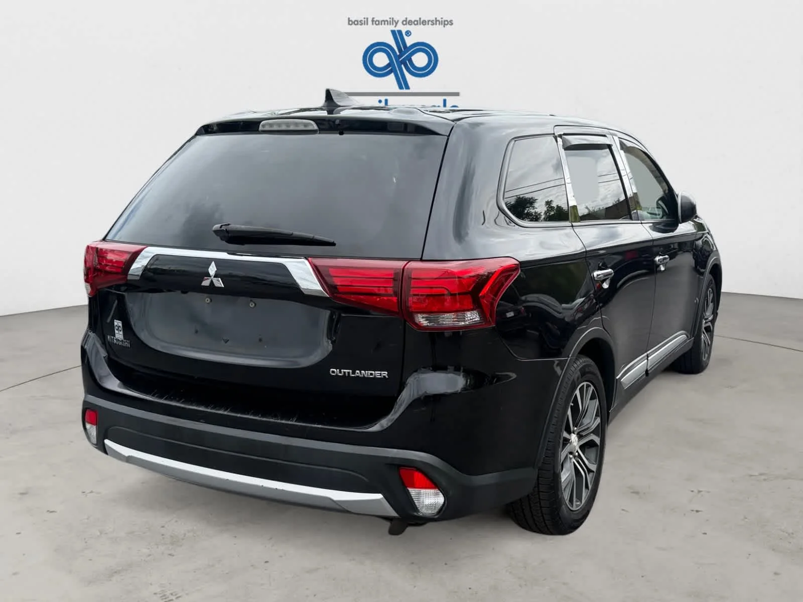 Used 2017 Labrador Black Pearl Mitsubishi ES image 7