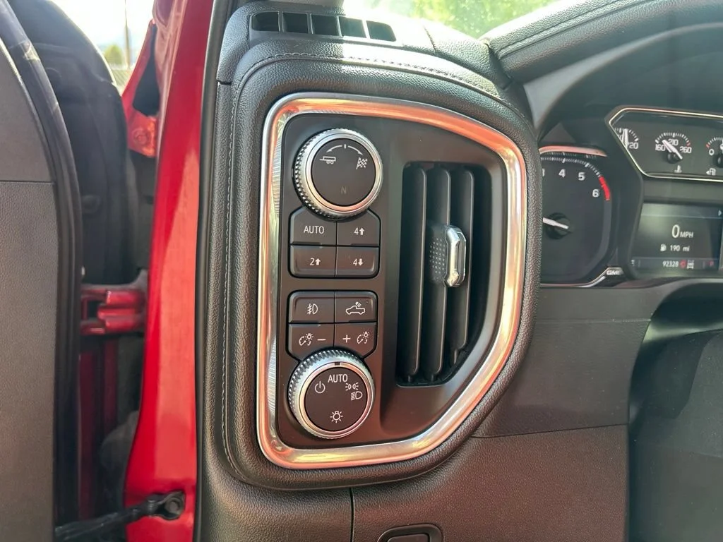 Used 2019  GMC Elevation image 21