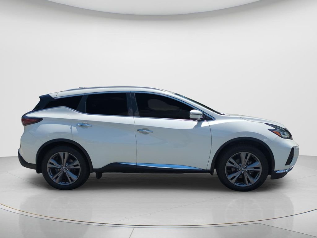 Used 2019 White Nissan Platinum image 4