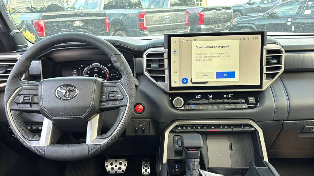 New 2026 Wind Chill Pearl <sup>1</sup> Toyota Tundra Platinum image 9