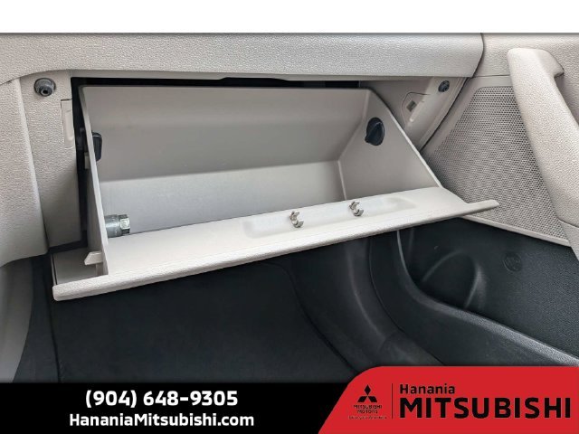Used 2018 Black Hyundai SE image 19