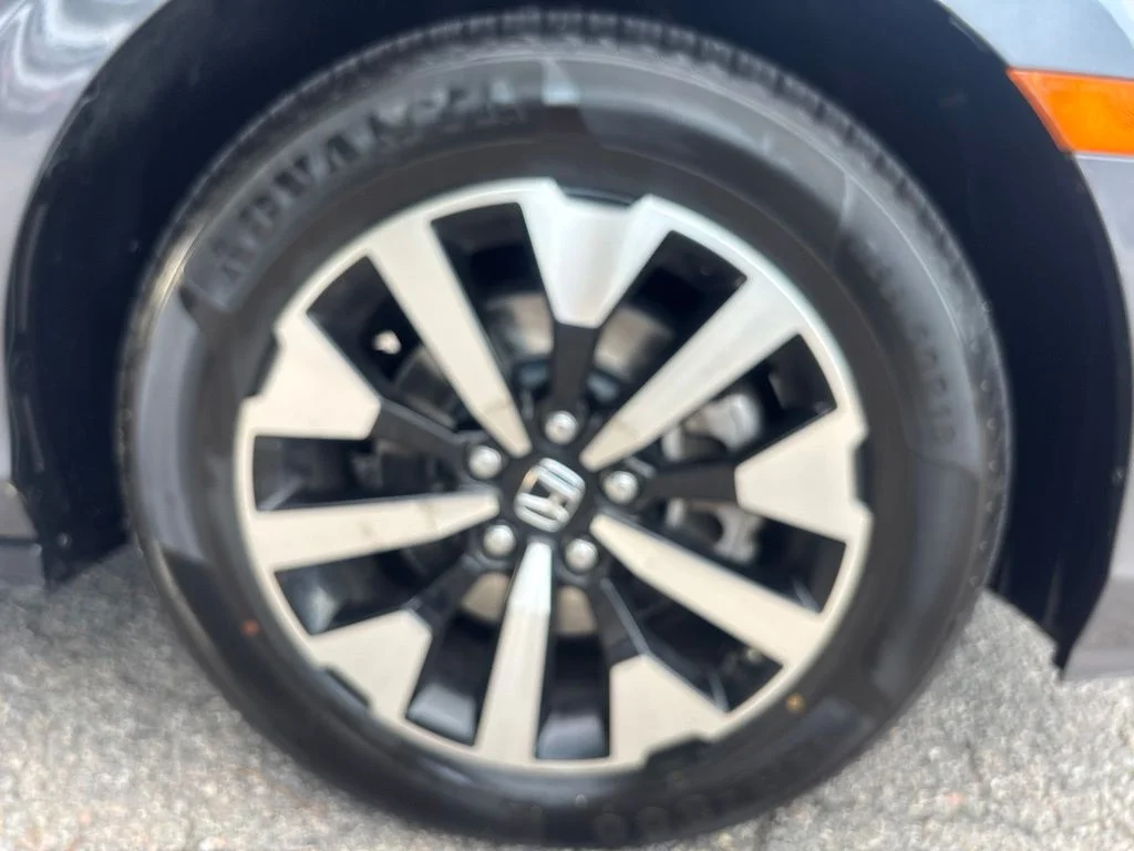 Used 2025 Gray Honda EX-L image 31