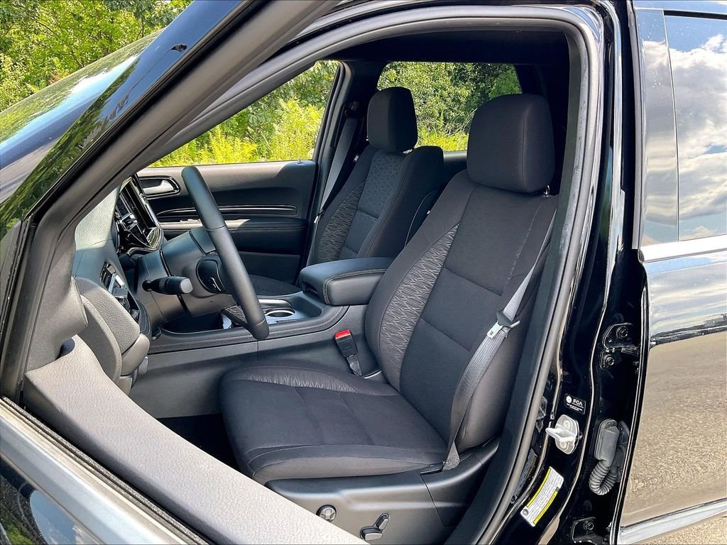 Used 2024 DB Black Clearcoat Dodge SXT image 9