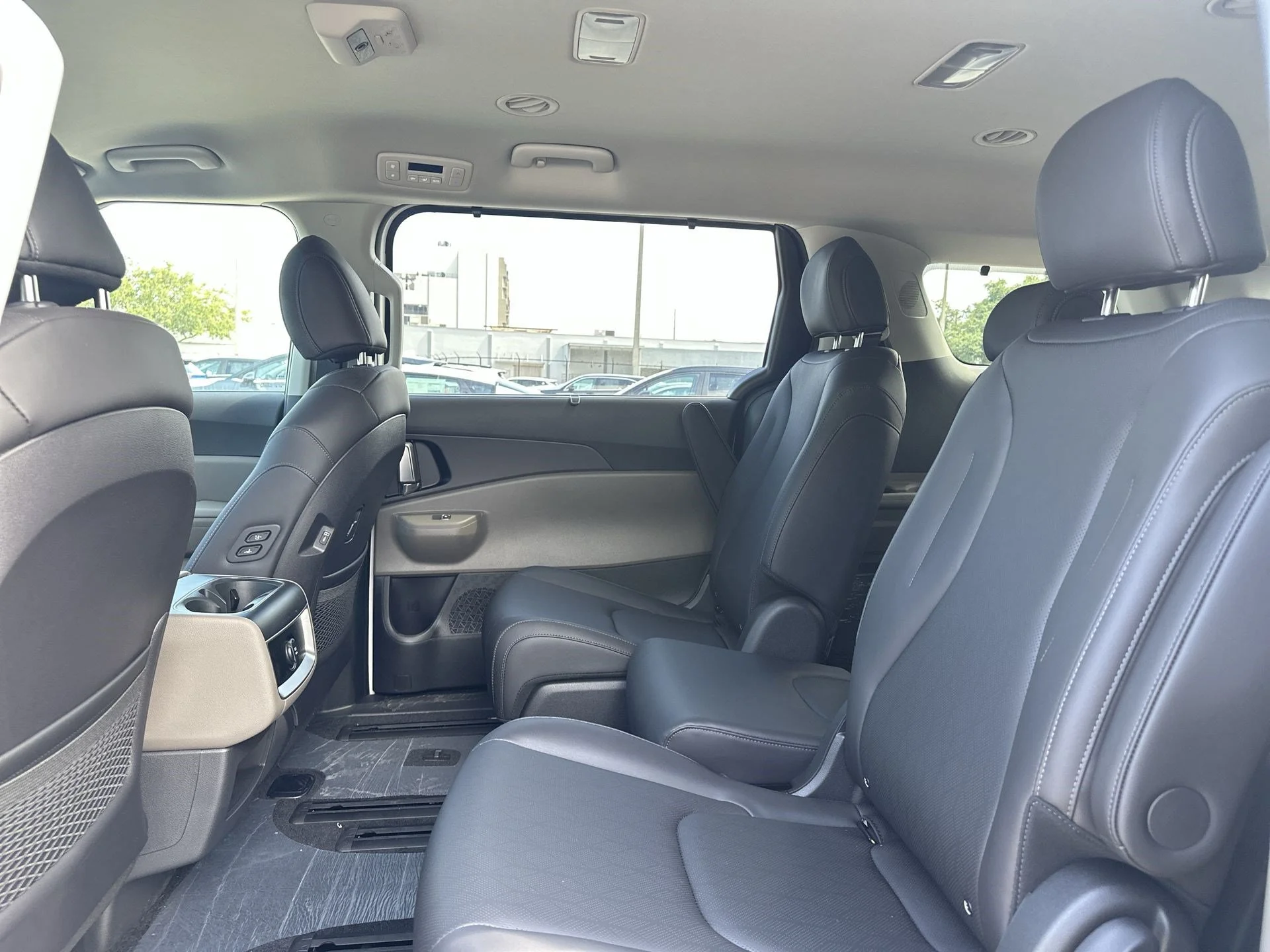 New 2026 Snow White Pearl Kia EX image 22