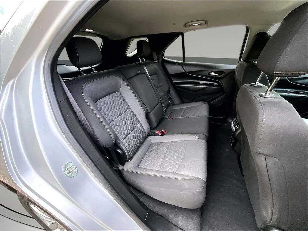 Used 2018 Silver Chevrolet LT image 29