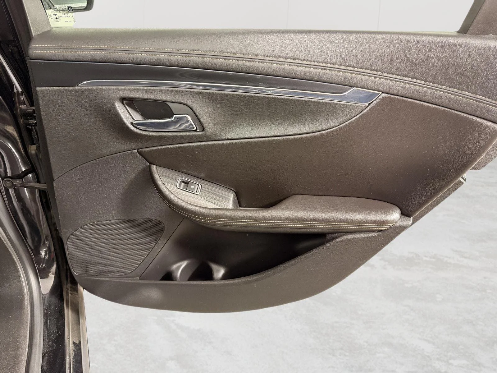 Used 2018 MOSAIC BLACK METALLIC Chevrolet Premier image 20