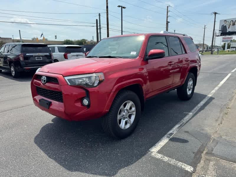 Used 2016 Barcelona Red Metallic Toyota SR5 image 8