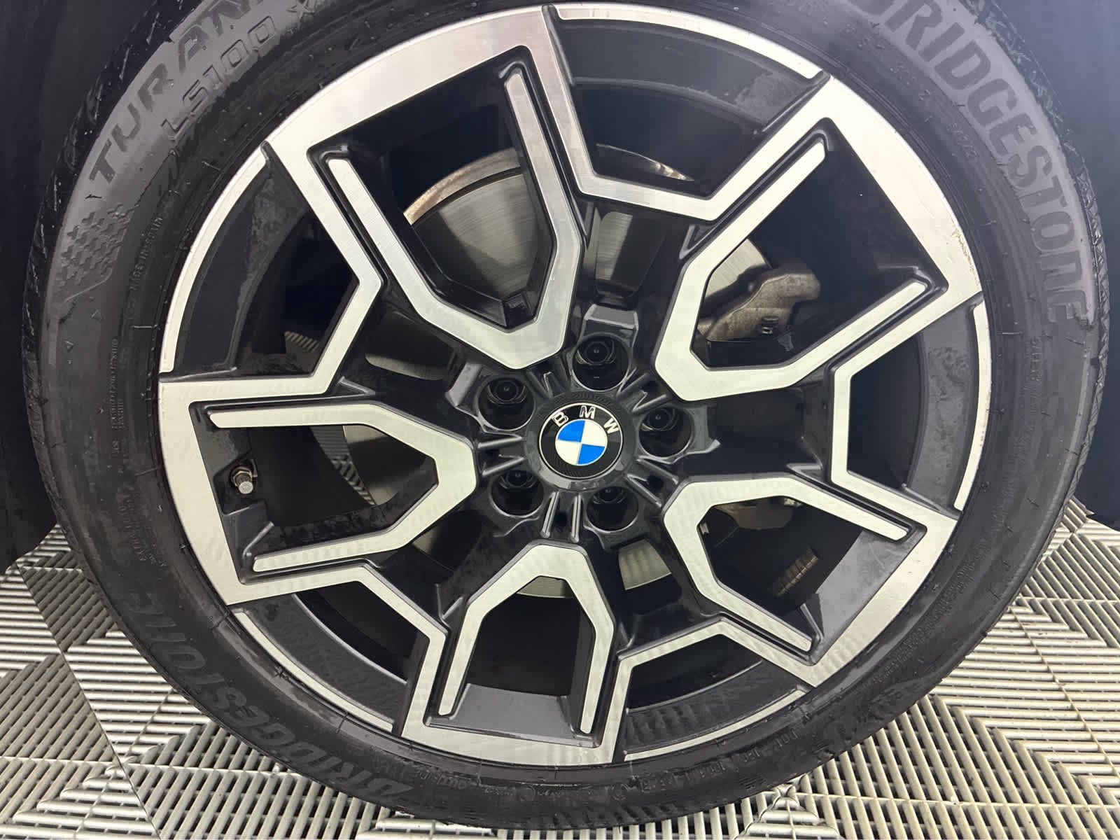 Used 2026 Skyscraper Grey Metallic BMW xDrive28i image 10