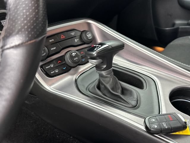 Used 2019 Plum Crazy Pearlcoat Dodge SXT image 21