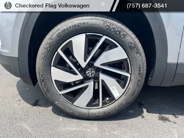 New 2026 Silver Volkswagen 2.0T SE w/Technology image 5