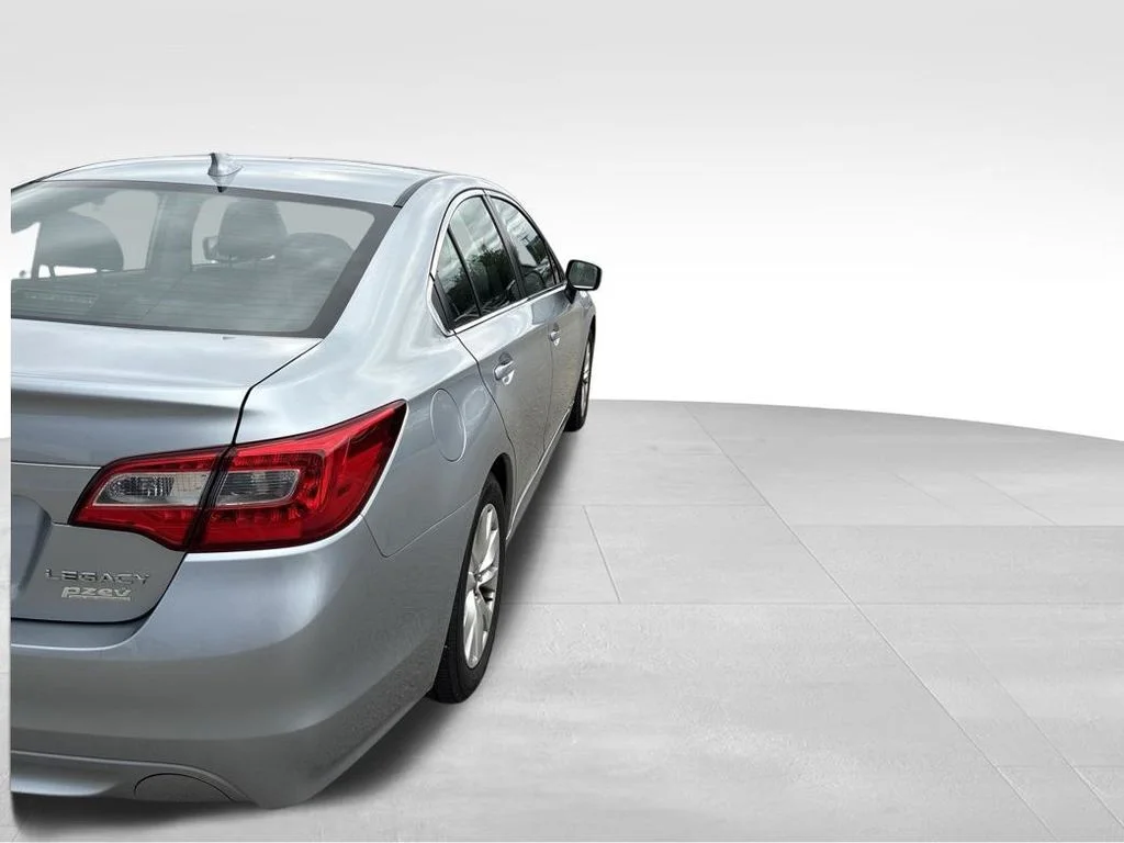 Used 2016 Silver Subaru 2.5i image 5