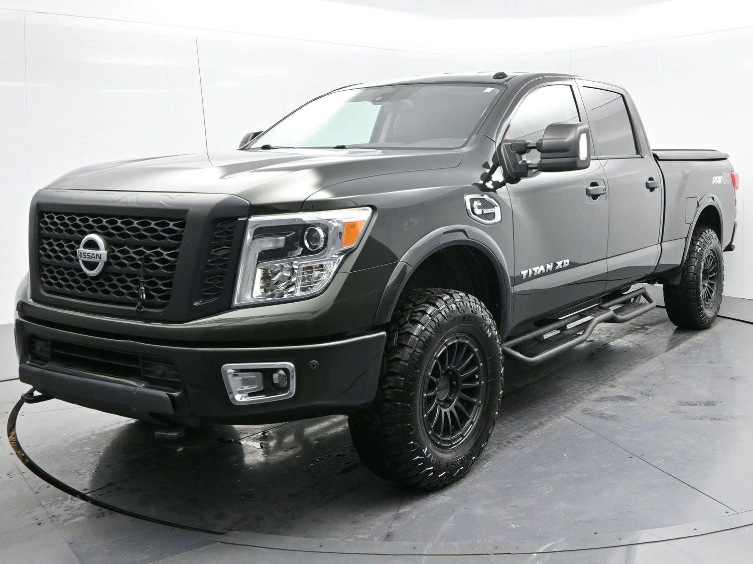 Used 2019 Midnight Pine Metallic Nissan PRO-4X image 3