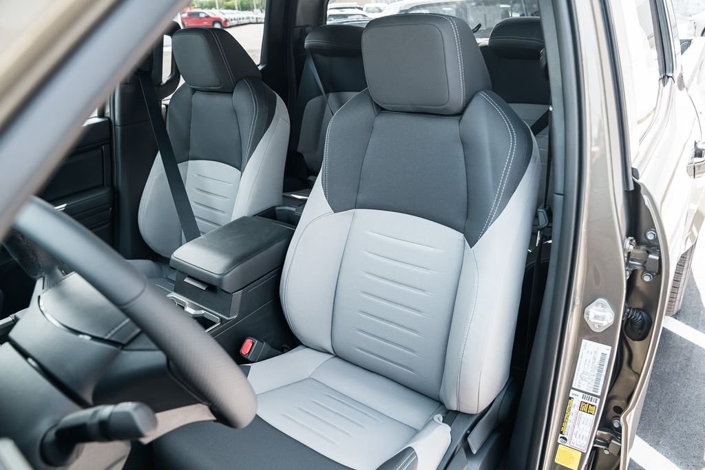 Used 2018 Magnetic Gray Metallic Toyota SR5 image 23