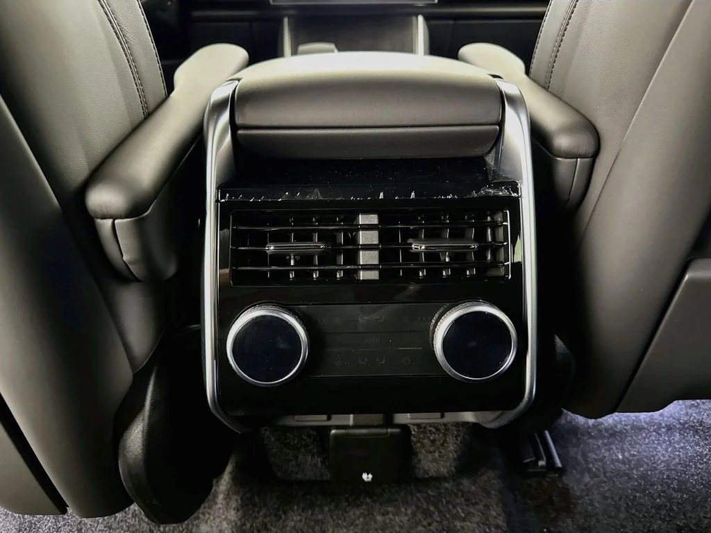 New 2027 Santorini Black Land Rover SE image 27