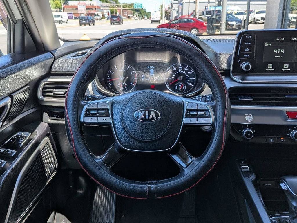 Used 2020 White Kia S image 15