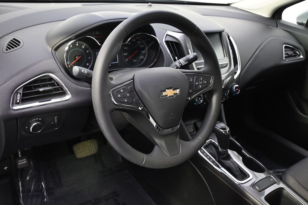 Used 2017 Silver Ice Metallic Chevrolet LT image 11