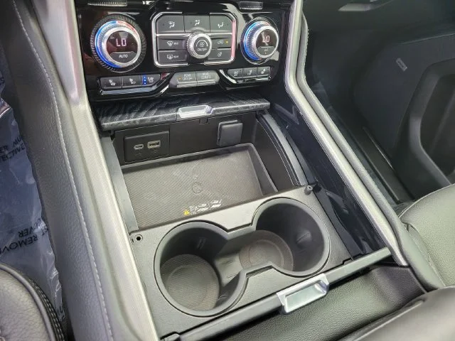 Used 2023 Onyx Black GMC Denali image 39