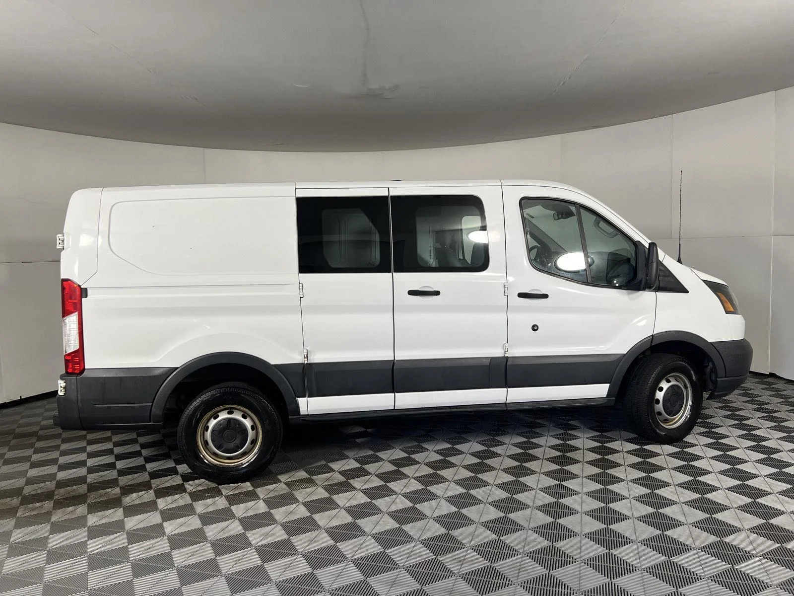 Used 2016 Wh Ford  image 5