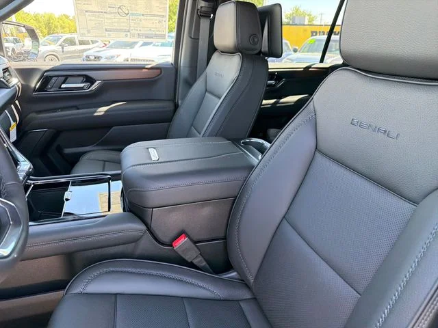 2026 GMC Yukon XL Denali - Photo 17