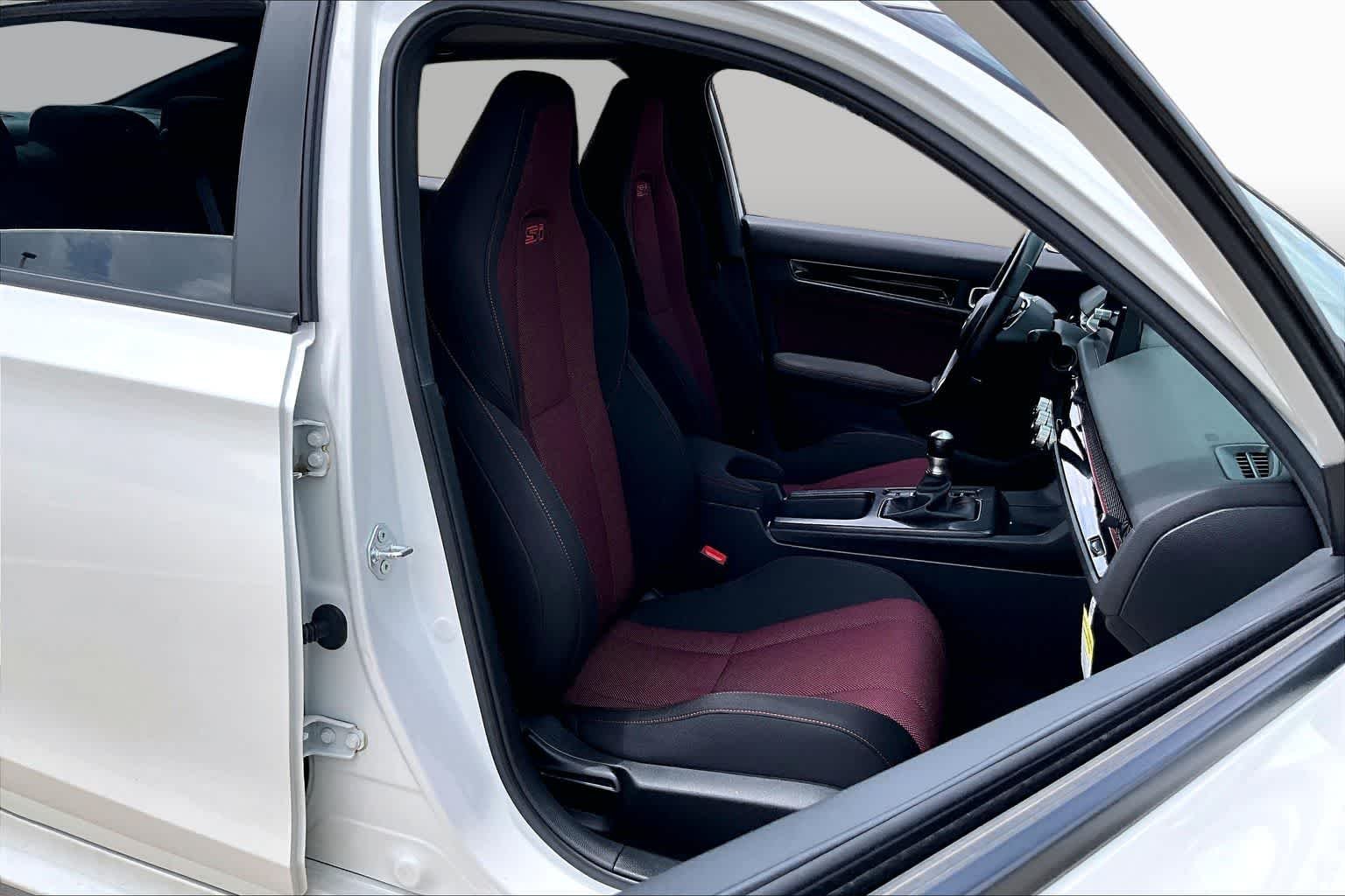Used 2024 Platinum White Pearl Honda  image 13