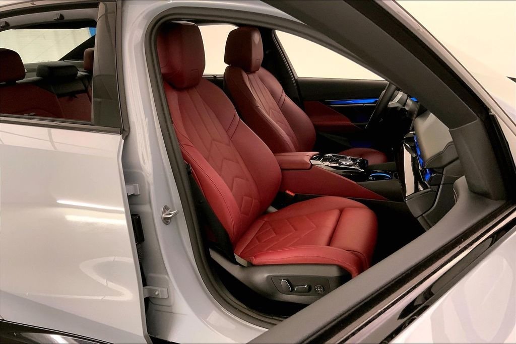 Used 2025 Brooklyn Grey Metallic BMW  image 6