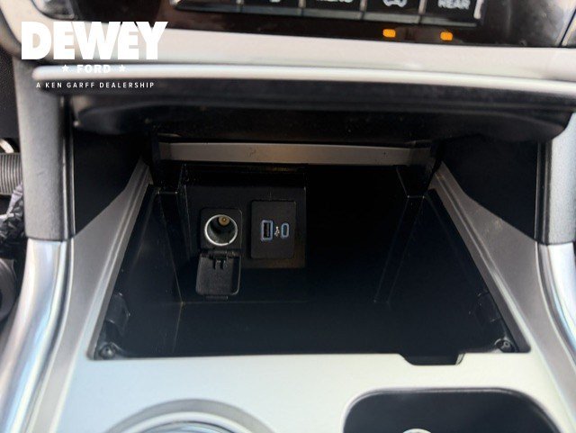 Used 2023 Red Metallic Ford XLT image 19
