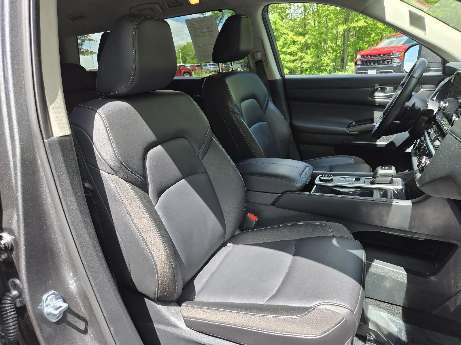 Used 2025 Gun Metallic Nissan SL image 24
