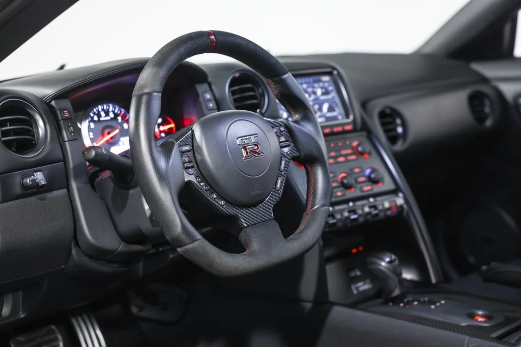Used 2013 Gray Nissan Premium image 34