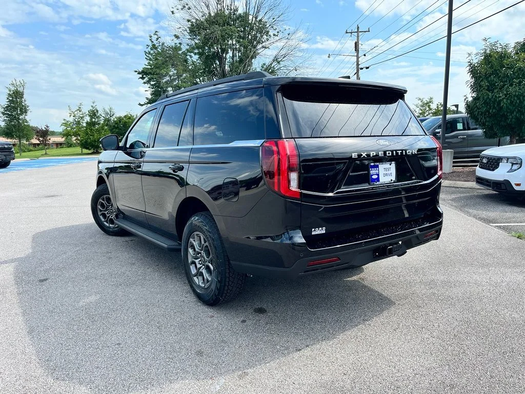 New 2027 Black Ford Active image 4