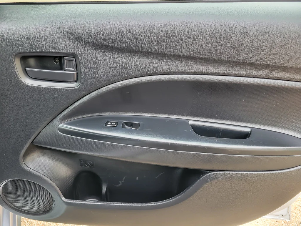Used 2024 Silver Mitsubishi ES image 20