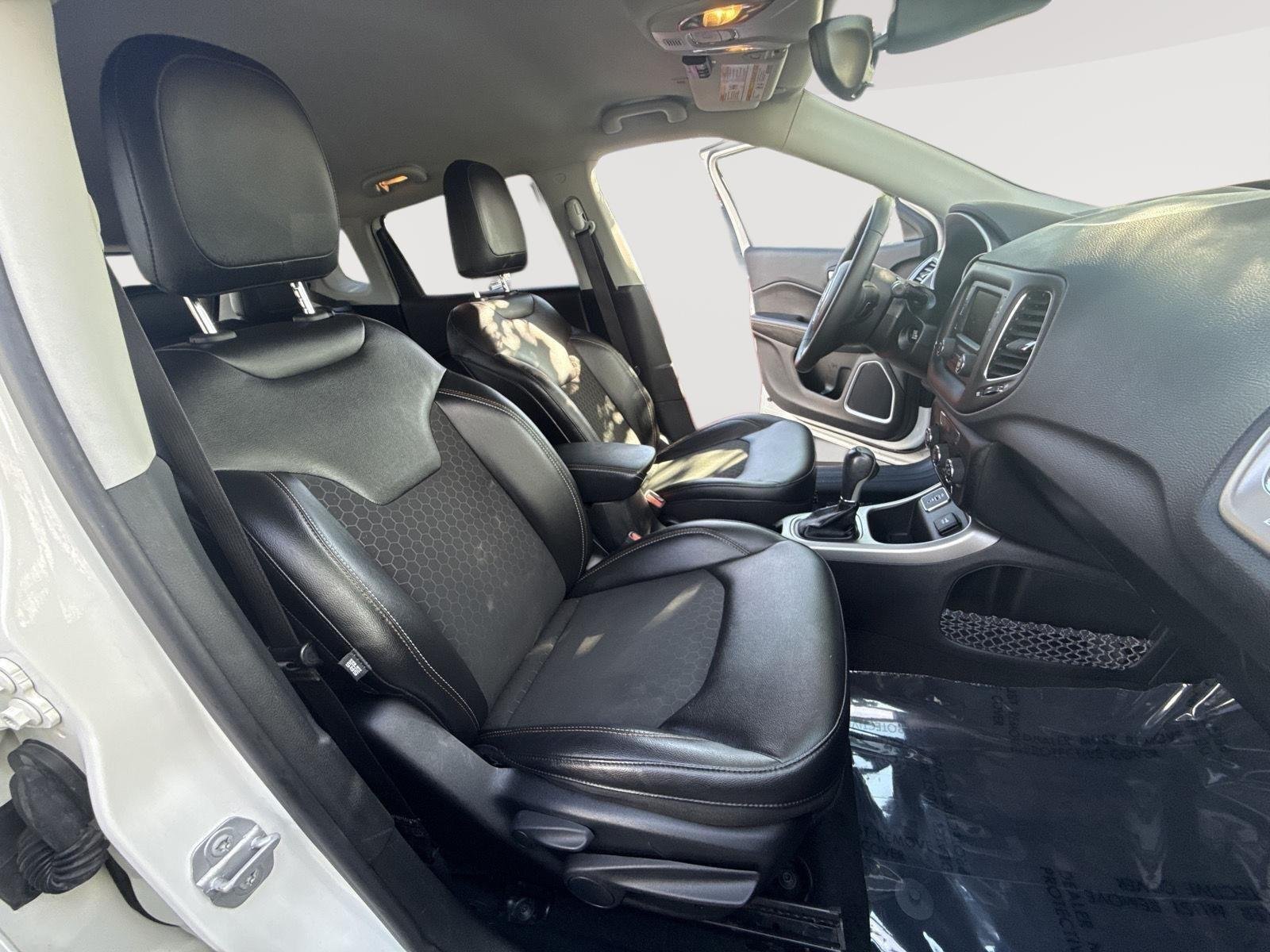 Used 2018 White Clearcoat Jeep Latitude image 36