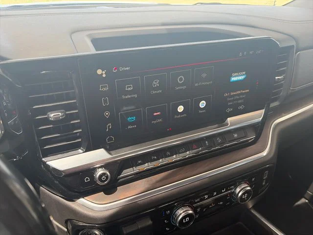 Used 2022 Silver GMC SLT image 19