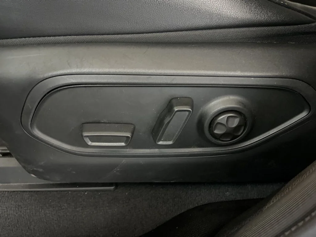 Used 2023 Black Jeep Limited image 20