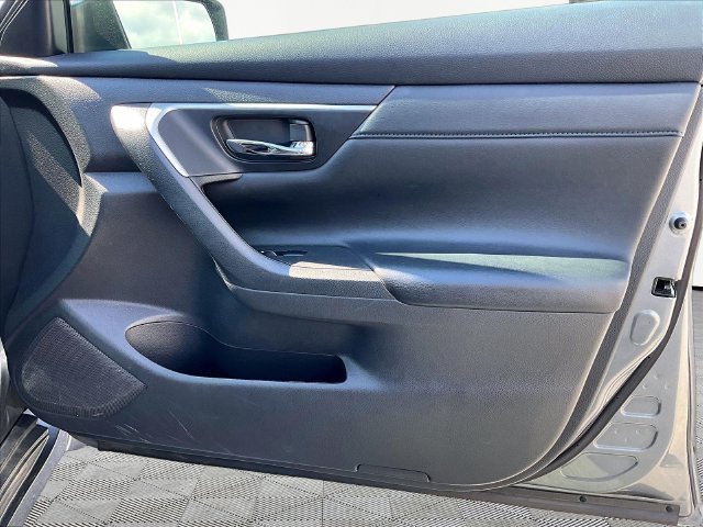Used 2018 Gun Metallic Nissan 2.5 SR image 12