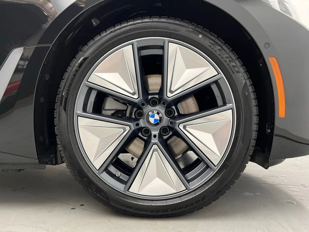 Used 2026 Black Sapphire Metallic BMW eDrive40 image 23