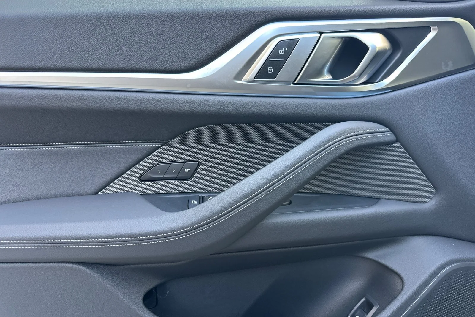 New 2026 Jet Black BMW xDrive40 image 10