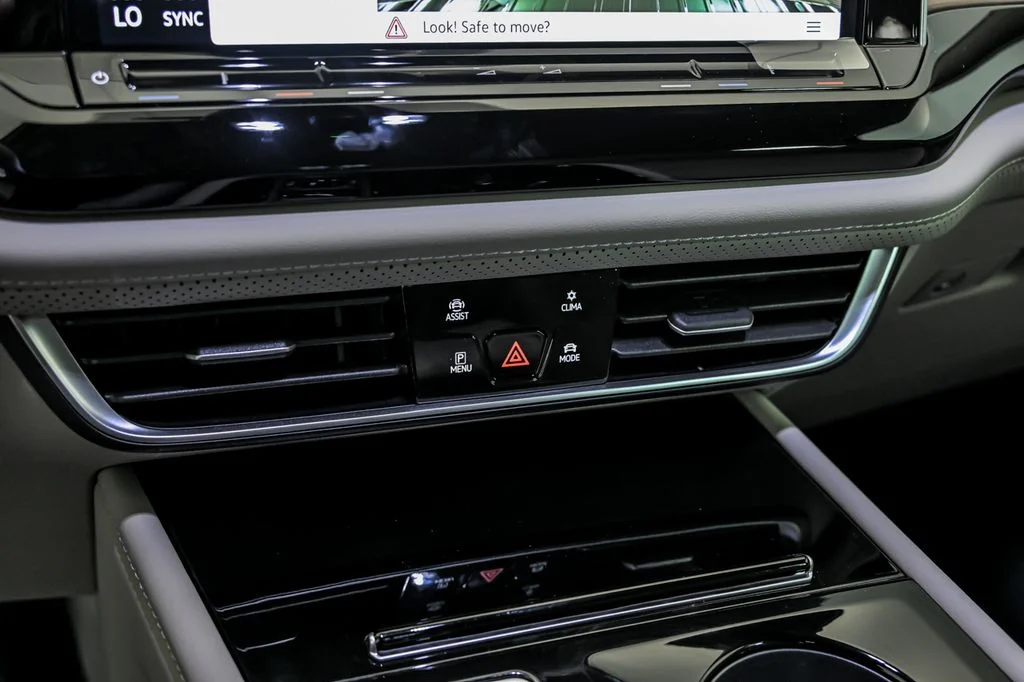 New 2026 Black Volkswagen 2.0T SE w/Technology image 15