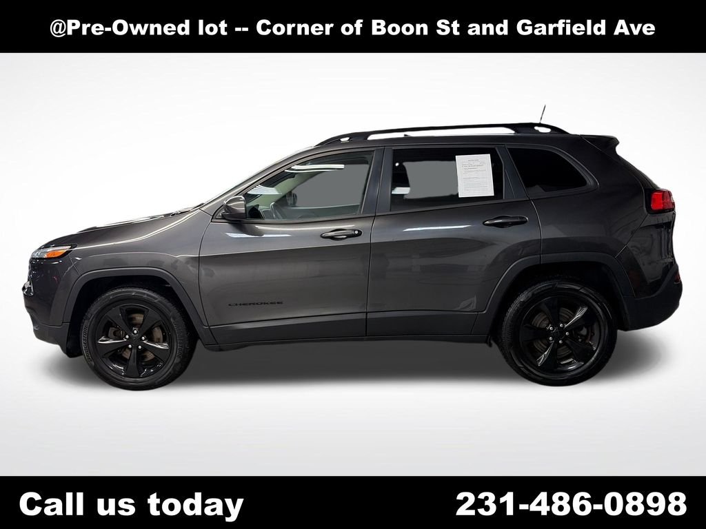 Used 2016 Gray Jeep Altitude image 2
