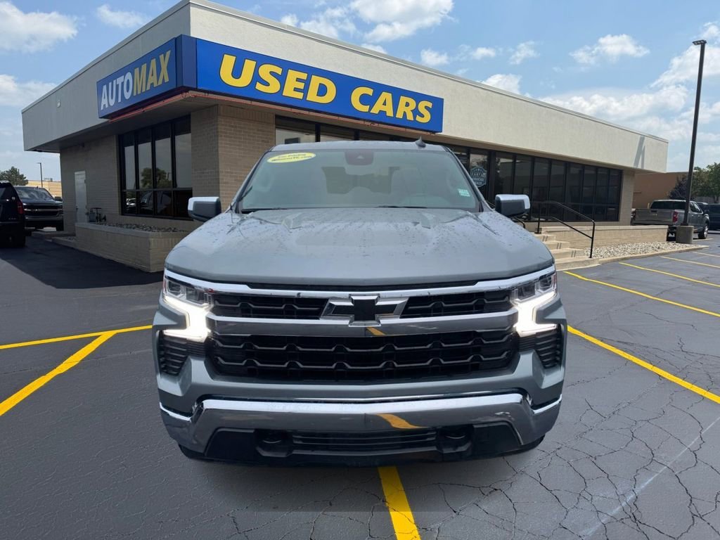 2025 Chevrolet Silverado 1500 LT - Photo 2