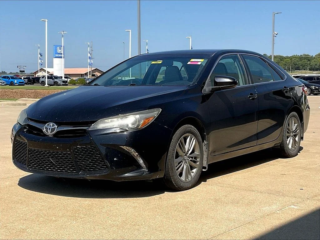 Used 2016 Black Toyota SE image 4