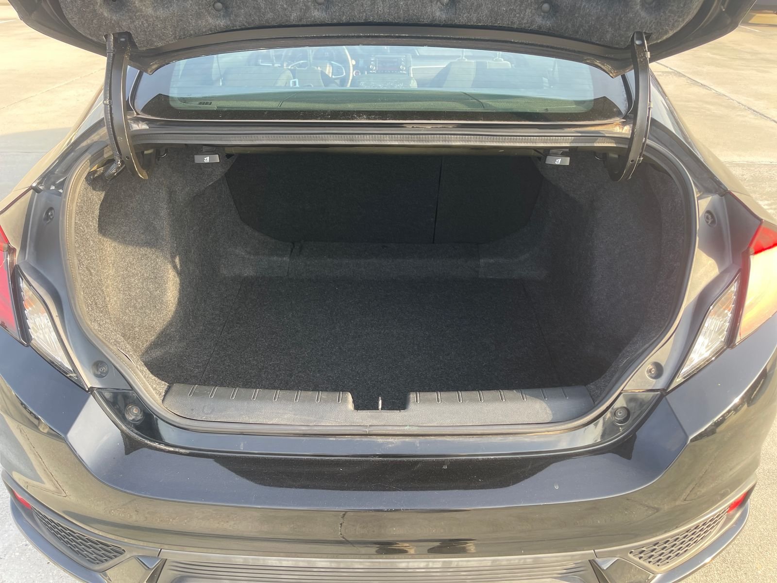 Used 2016 Black Honda LX-P image 19