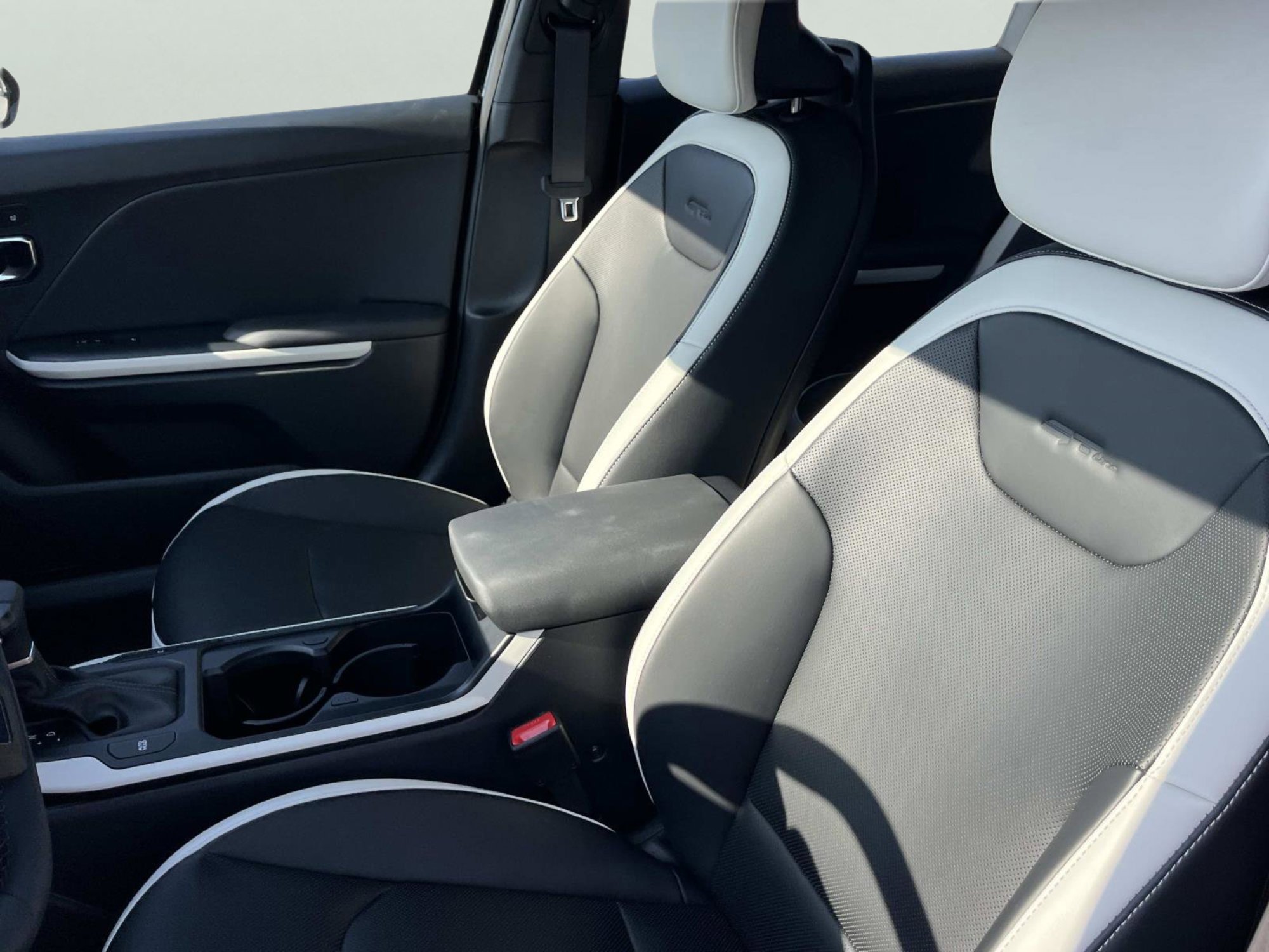 New 2026 Aurora Black Pearl Kia GT-Line Turbo image 24